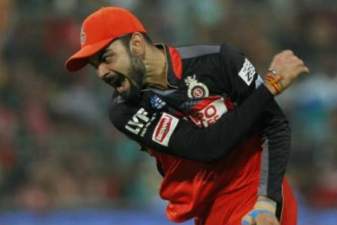 IPL 2019 : बंगळुरूच्या पराभवानंतर कोहली गोलंदाजांवर भडकला, म्हणाला…