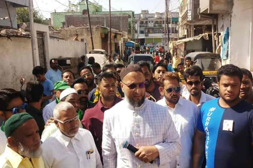  ओवैसी यांनी तीन दिवसांपासून औरंगाबादमध्ये तळ ठोकला आहे. 