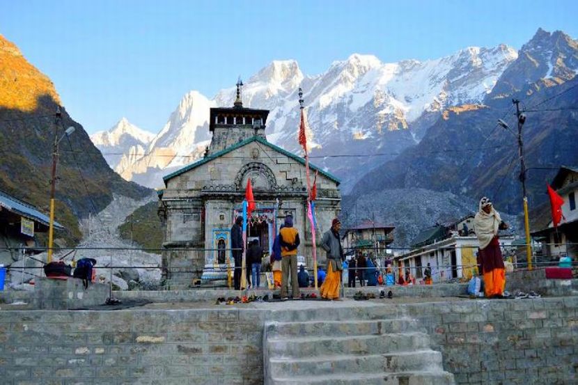 हर हर महादेव! सहा महिन्यांनंतर उघडले केदारनाथ मंदिराचे दार