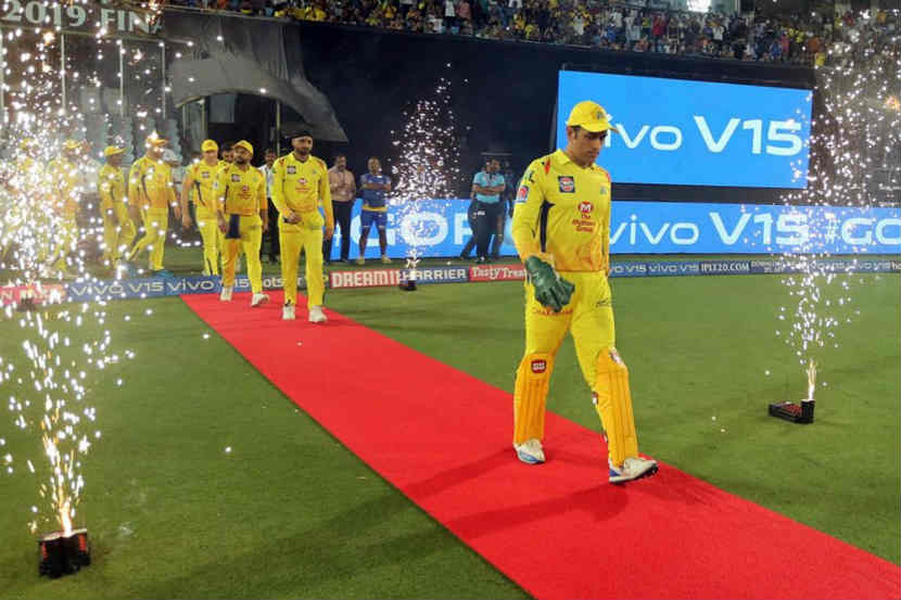 IPL 2019 Final : कार्तिकला मागे टाकत महेंद्रसिंह धोनी सर्वोत्कृष्ट यष्टीरक्षक