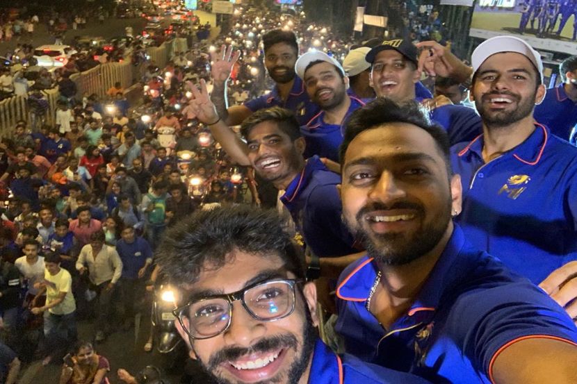 IPL 2019: पुणेरी ढोलच्या तालात मुंबई इंडियन्सची जंगी मिरवणूक, चाहत्यांची तुफान गर्दी