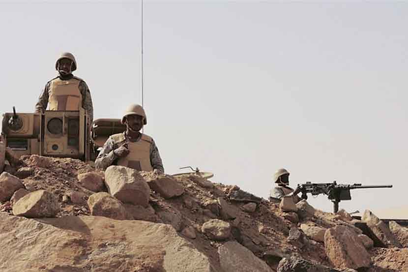 येमेन सीमेवर तैनात केलेले सौदी अरेबियाचे सैनिक.