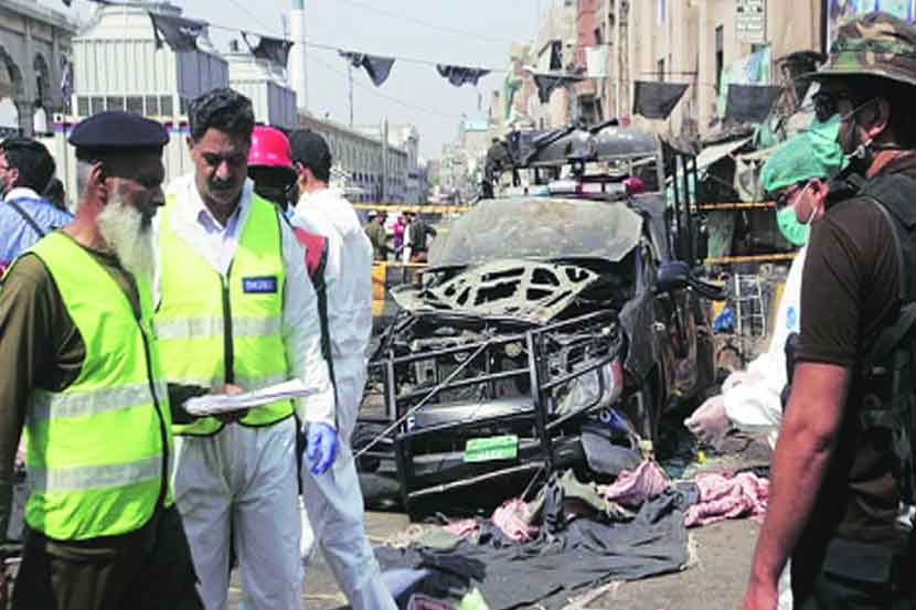 पाकिस्तानात सुफी दग्र्यात स्फोट; १० ठार