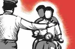 पुणे : विनाहेल्मेट दुचाकी चालवल्याने तरुणाने भरला १२,४०० रुपयांचा दंड!