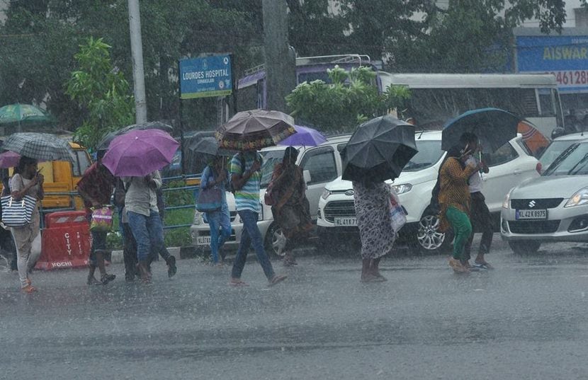 कर्मचाऱ्यांना मुभा