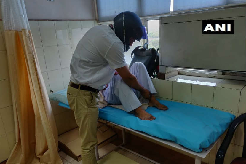 आंदोलन चिघळलं, बंगालमधील १५१ डॉक्टरांचा राजीनामा