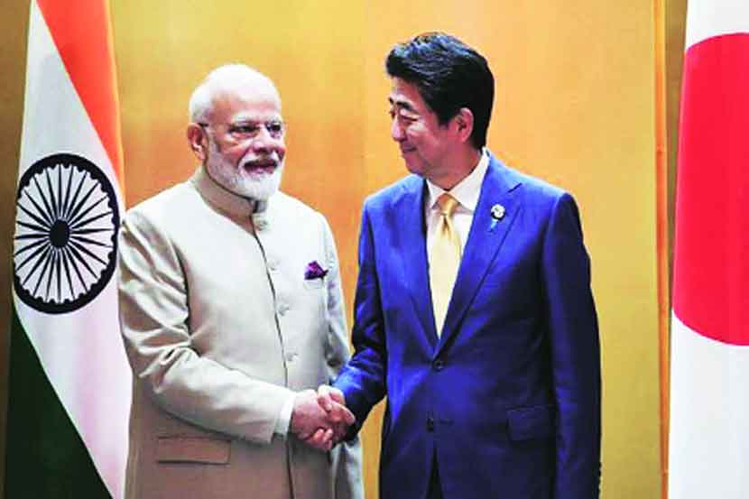 पंतप्रधान नरेंद्र मोदी यांनी गुरुवारी ओसाका येथे जपानचे पंतप्रधान शिंजो आबे यांच्याशी चर्चा केली.