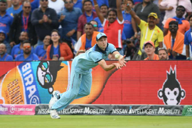 World Cup 2019 : ख्रिस वोक्सने घेतला ऋषभ पंतचा भन्नाट झेल