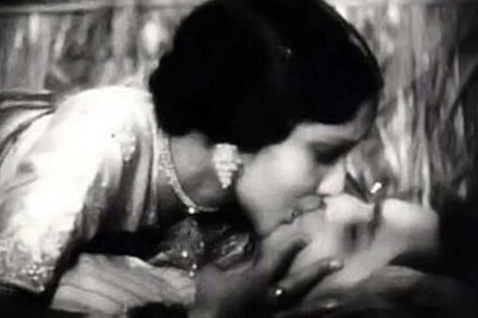 Video : किसिंग सीन करणारी ‘ही’ ठरली पहिली बॉलिवूड अभिनेत्री