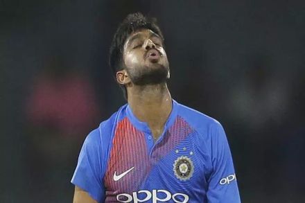 WC 2019: भारतीय संघाला अजून एक धक्का, विजय शंकर संघातून बाहेर