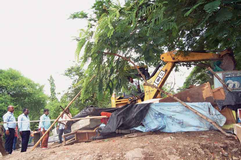 मनपाच्या अतिक्रमण पथकावर हल्ला