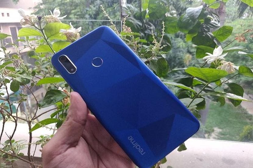 बजेट स्मार्टफोन Realme 3i चा फ्लॅशसेल , 5 हजार 300 रुपयांपर्यंत मिळू शकतो फायदा