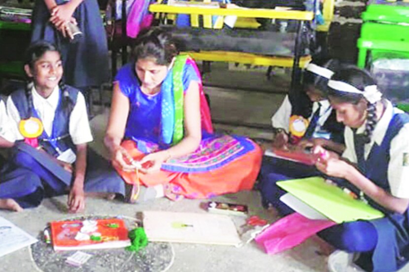 विद्यार्थीनी गळतीचे प्रमाण कमी करणारा ‘दत्तक मैत्रीण’ उपक्रम