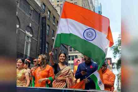 हिना खानने विदेशात फडकावला भारताचा झेंडा