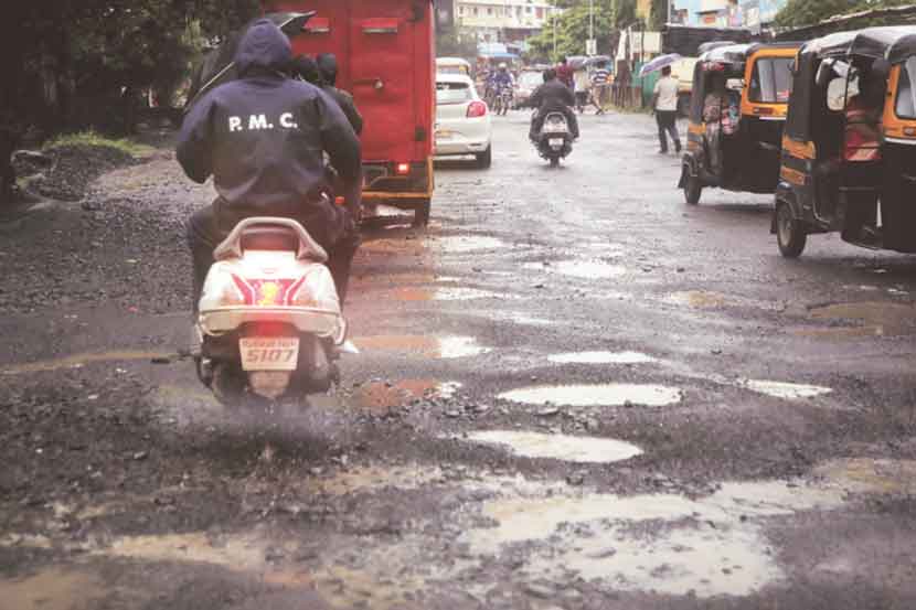 महापालिका म्हणते.. शहरातील खड्डे फक्त ३५००!