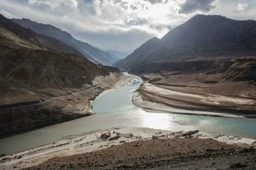 भारत सिंधू नदीद्वारे पाकिस्तानाला जाणारे अतिरक्त पाणी रोखणार