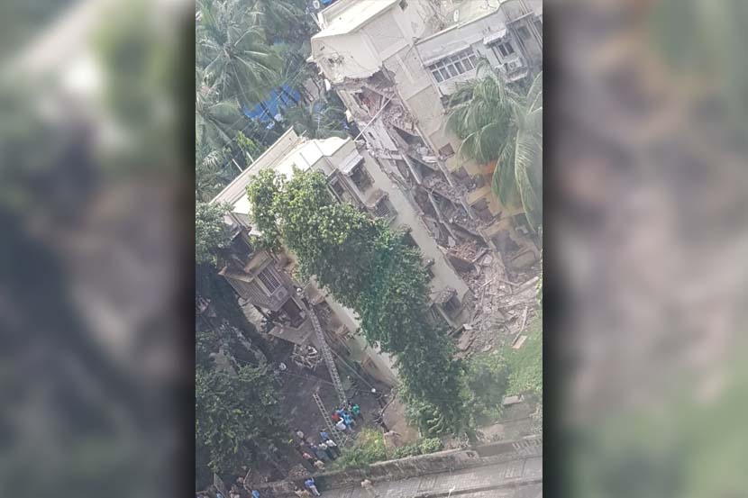 मुंबई – खार रोडवर इमारतीचा भाग कोसळला, अग्निशमन दलाच्या चार गाड्या घटनास्थळी