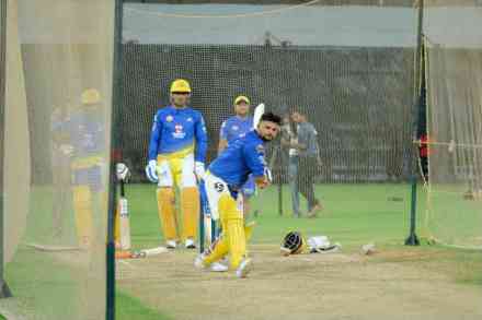 टीम इंडियात चौथ्या क्रमांकाच्या जागेसाठी सुरेश रैनाही शर्यतीमध्ये