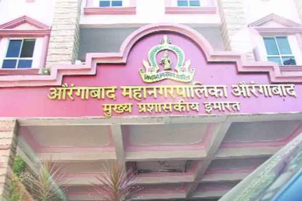 कर्मचारी भरतीच्या मुद्दय़ावरून नगरसेवक आक्रमक