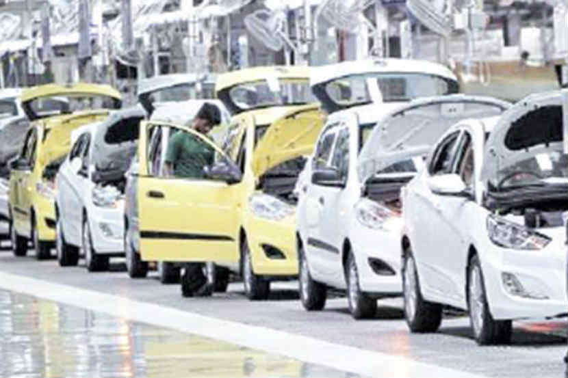 वाहन उद्योगावर बीएस-6, ओला-उबरचा परिणाम : अर्थमंत्री सीतारमन