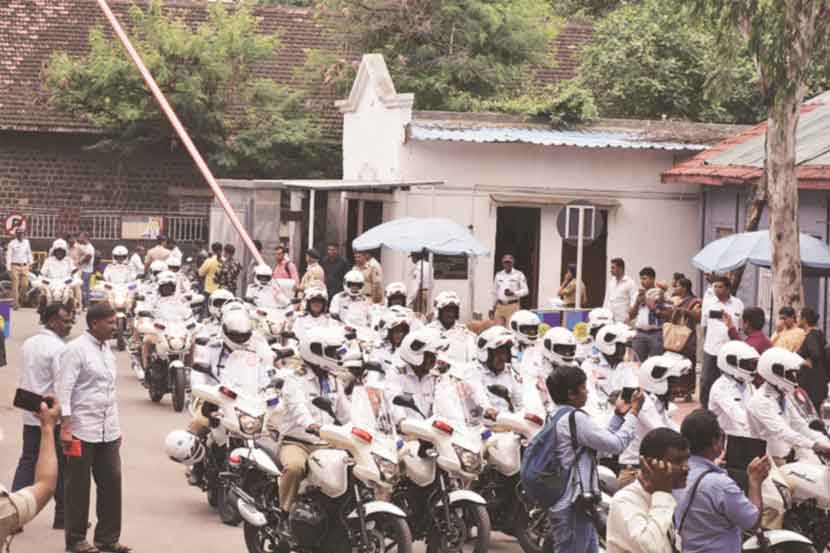 वाहतूक पोलिसांच्या ताफ्यात ८० दुचाकी!