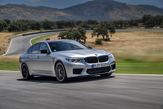 BMW M5 Competition भारतात झाली लाँच, किंमत 1.55 कोटी रुपये