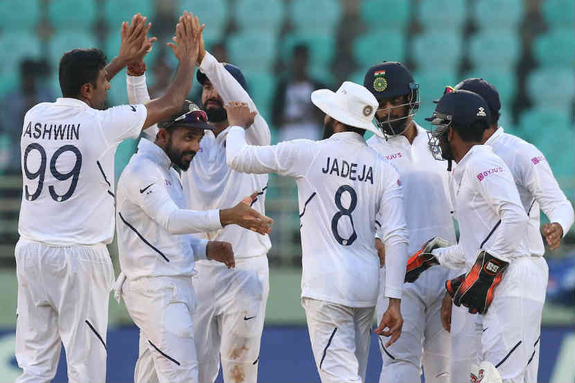 Ind vs SA 1st Test : शतकवीर एल्गर दुसऱ्या डावात स्वस्तात माघारी, भारत वरचढ