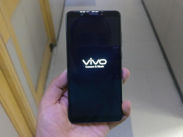 Vivo चे तीन स्मार्टफोन झाले स्वस्त, ‘ही’ आहे नवी किंमत