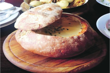 ब्रेड बाऊल गार्लिक सूप