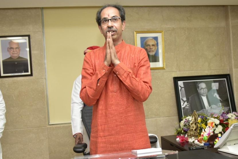 उद्धव ठाकरेंनी स्वीकारला मुख्यमंत्रिपदाचा पदभार