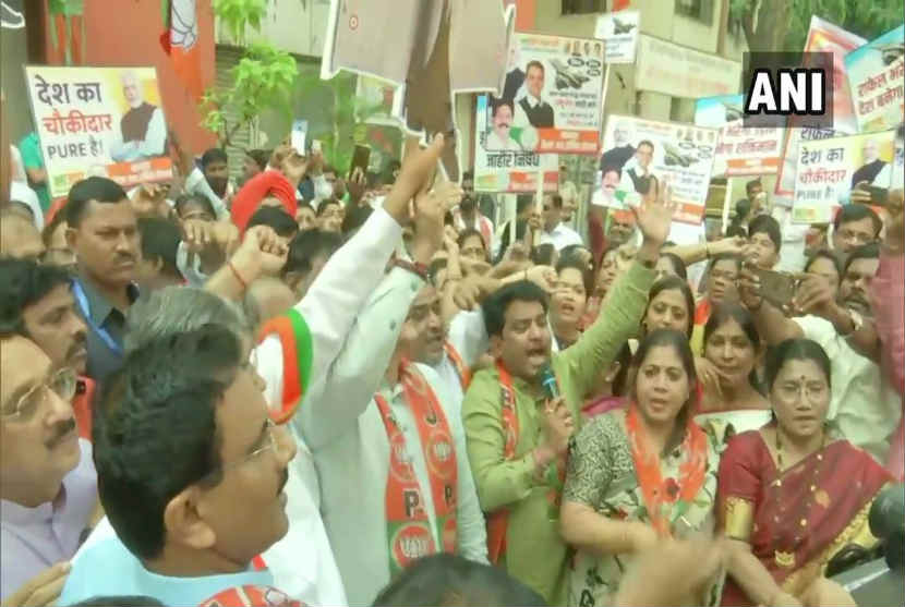 मुंबईत भाजपाचं राहुल गांधींविरोधात आंदोलन