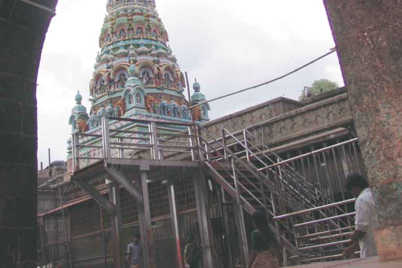 तुळजाभवानीचे दागिने कर्मचाऱ्यांकडून लंपास!