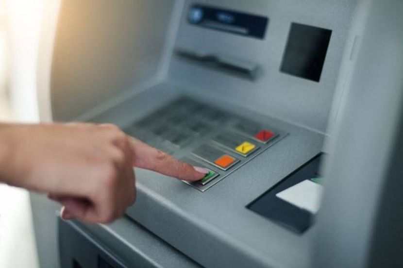 Coronavirus : ATM मधून पैसे काढताना या सात गोष्टींची काळजी नक्की घ्या