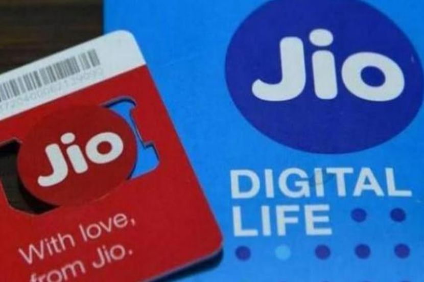 ‘अनलिमिटेड’ कॉलिंगसह दररोज 1.5जीबी डेटा , Jio ची ‘2020 हॅप्पी न्यू इयर ऑफर’