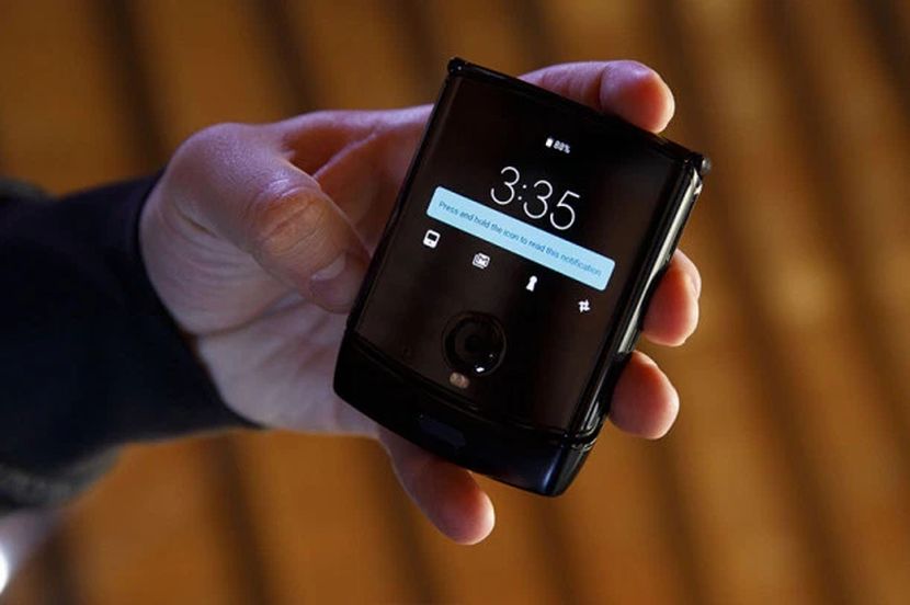 Motorola चा फोल्डेबल Moto Razr, भारतात लवकरच होणार ‘एंट्री’