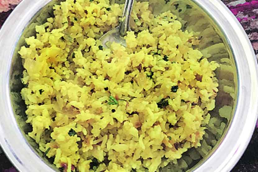 पोह्य़ात कांद्याऐवजी बटाटा!