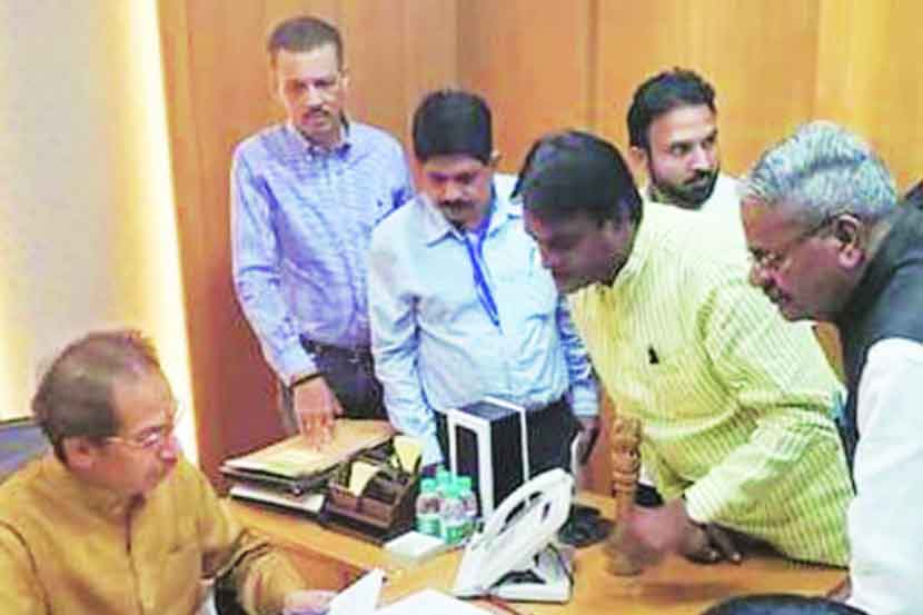 शिरूर मतदारसंघातील प्रश्नांसाठी आढळरावांचे मुख्यमंत्र्यांना साकडे