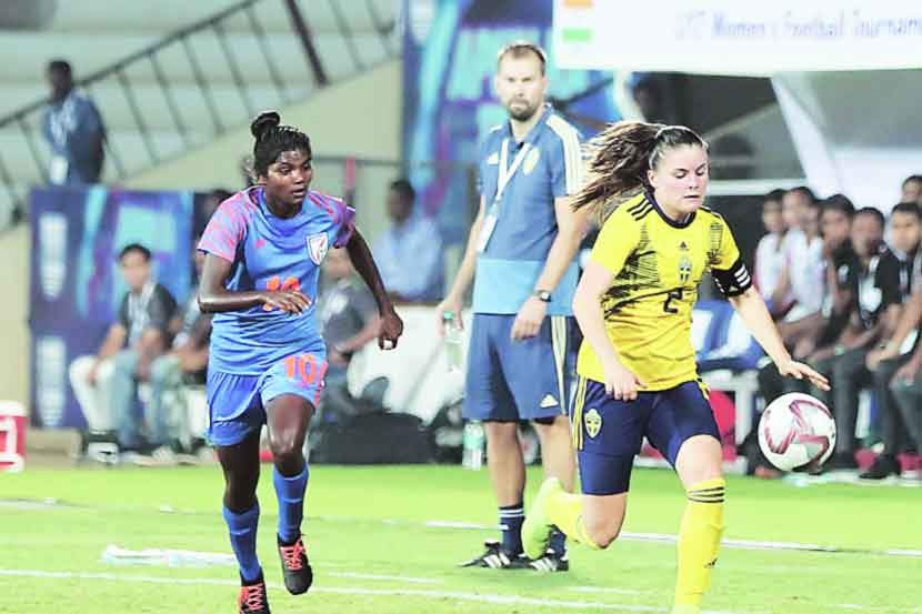 महिलांची तिरंगी फुटबॉल स्पर्धा : भारतीय कुमारींचा संघ स्वीडनकडून पराभूत