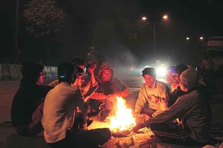 उत्तर भारतात थंडीची लाट; उत्तर प्रदेशात एकाच दिवसात २८ जणांचा मृत्यू