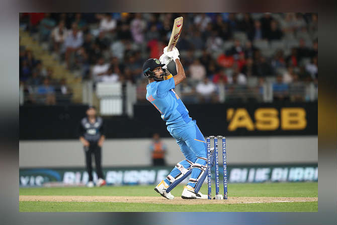 Ind vs NZ : राहुलच्या आक्रमणासमोर किवींची शरणागती, भारताची मालिकेत २-० ने आघाडी