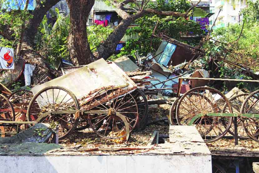 पालिकेकडूनच अतिक्रमण