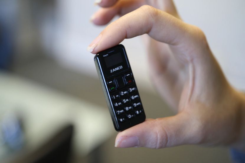 जगातील सर्वात छोटा 3G स्मार्टफोन लाँच, वजन केवळ 31 ग्रॅम