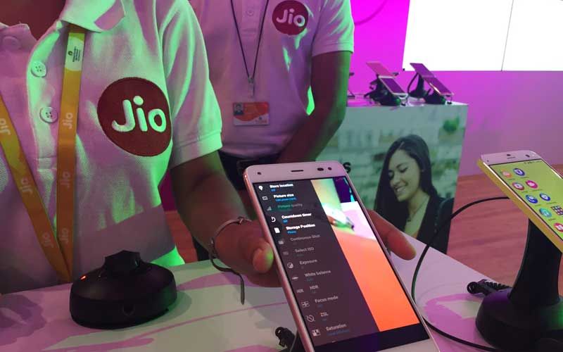 Jio Offer : नव्या युजर्सना फ्री ब्रॉडबँड, 10Mbps स्पीडसह मिळेल ‘डबल डेटा’ही