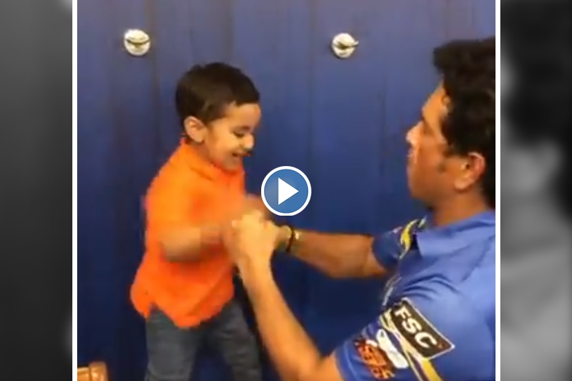Video : जेव्हा इरफानचा मुलगा आणि तेंडुलकर यांच्यात रंगते बॉक्सिंग मॅच