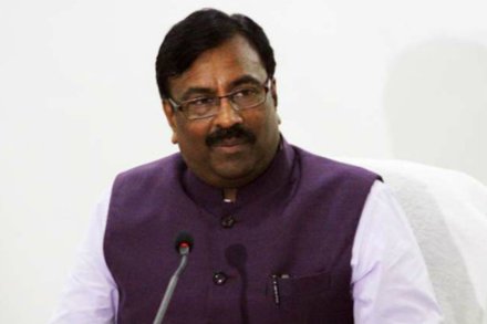 रेशन कार्ड नसणाऱ्यांनाही स्वस्त दरात सरकारने धान्य द्यावे, मुनगंटीवार यांची मागणी