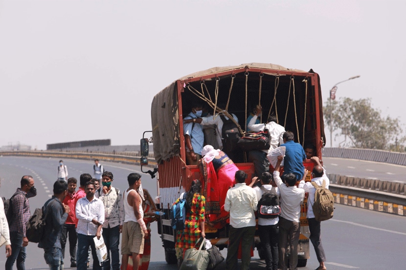 अत्यावश्यक सेवेच्या  नावाखाली प्रवासी वाहतूक