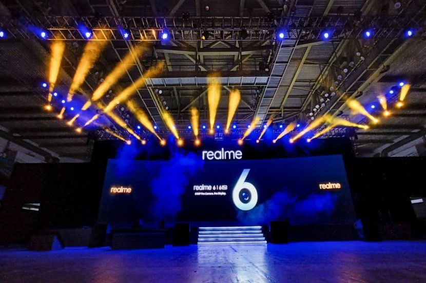 ड्युअल सेल्फी कॅमेऱ्यासह ड्युअल पंच-होल डिस्प्ले, Realme 6 Pro भारतात लाँच