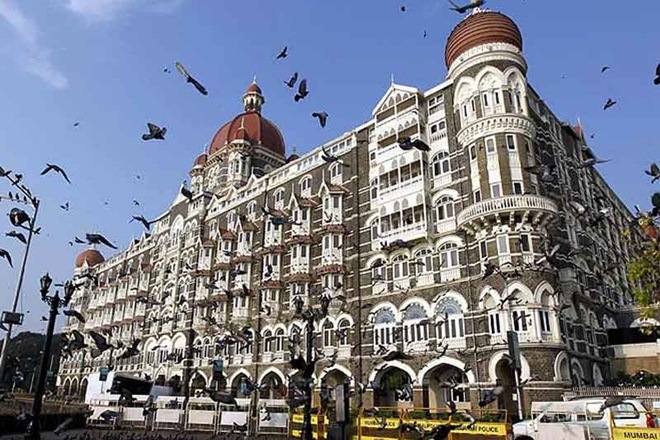 मुंबईतील ताज हॉटेलला करोनाचा विळखा; सहा जण पॉझिटिव्ह