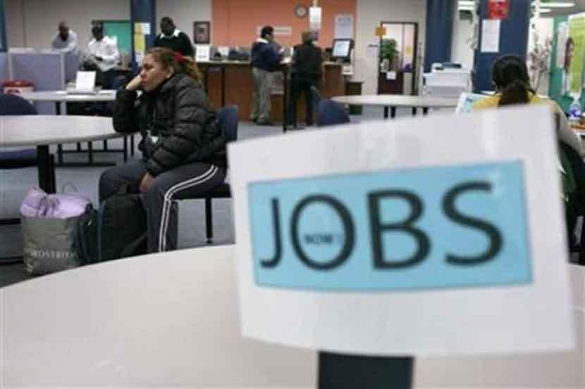 लॉकडाउन : अर्थव्यवस्थेवर मोठा परिणाम; ५२ टक्के नोकऱ्यांवर टांगती तलवार ?