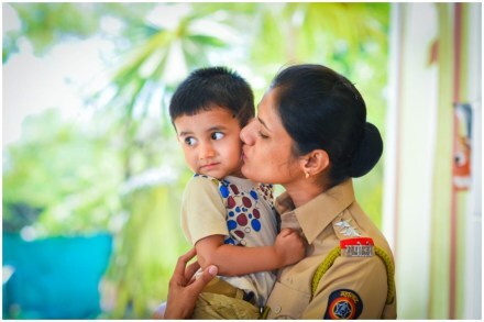Coronavirus :अगं आई तू बाहेर जाऊ नको, तीन वर्षांच्या चिमुकल्याचा हट्ट